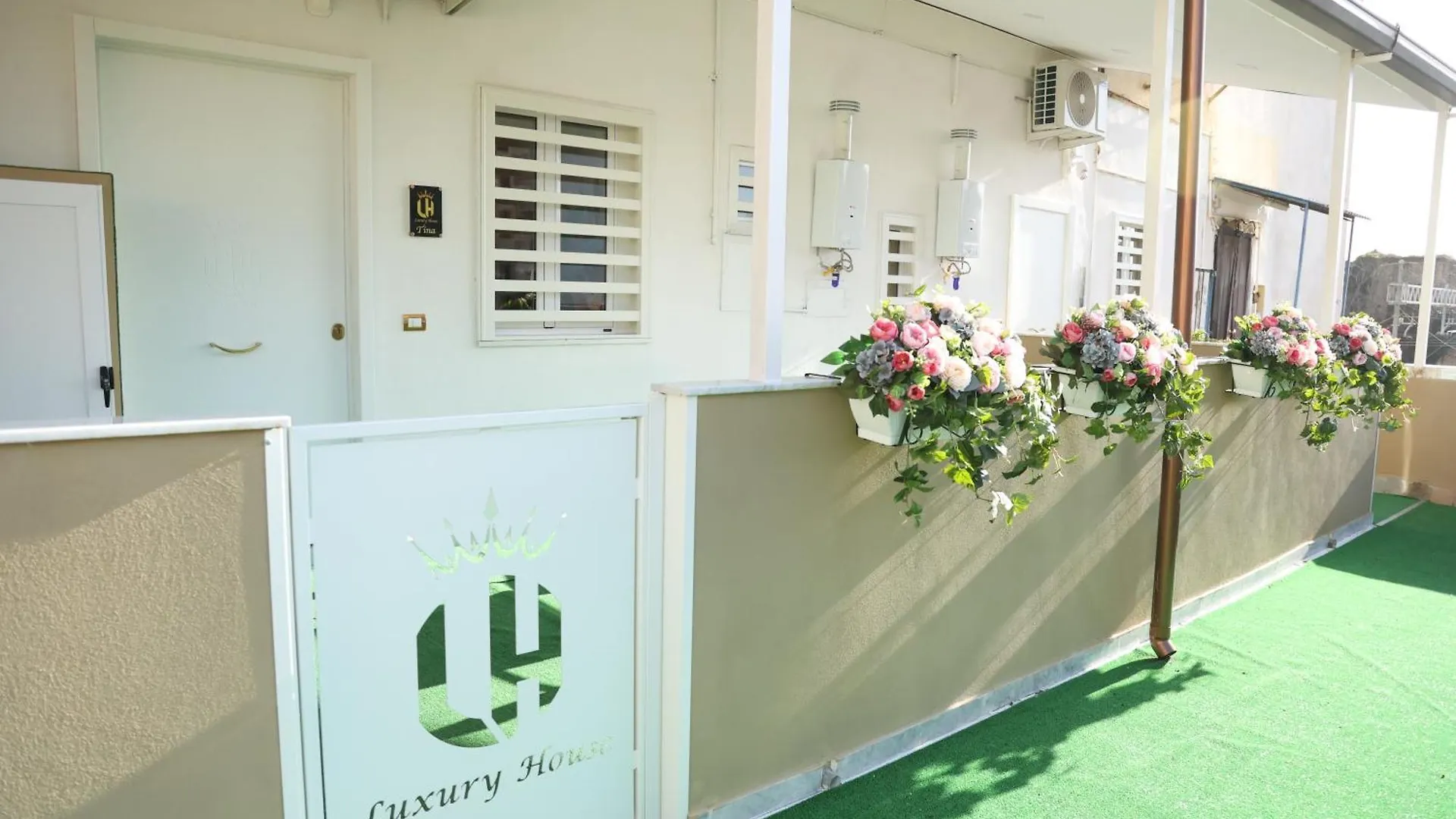 Luxury House Tina Apartment Naples Italy
